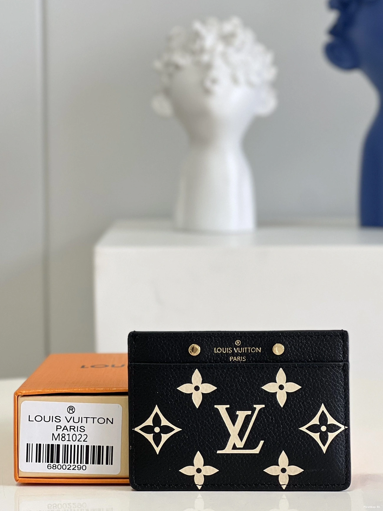 First bag HOLDER Louis CARD Vuitton 0812